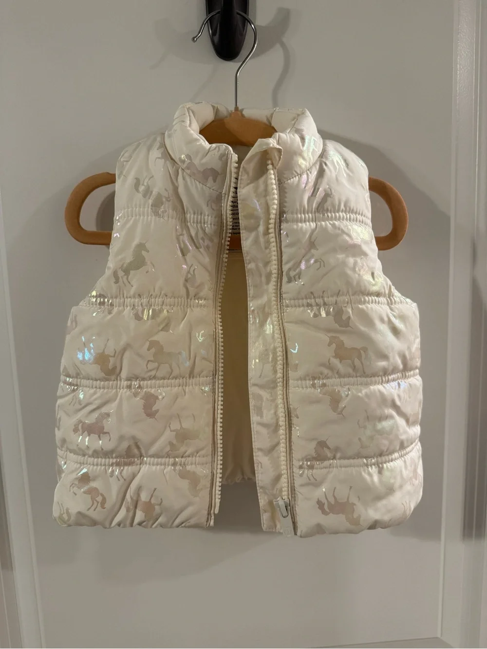GAP Baby Girl Cream Iridescent Shimmery Unicorn Puff Vest Winter 18-24 Months